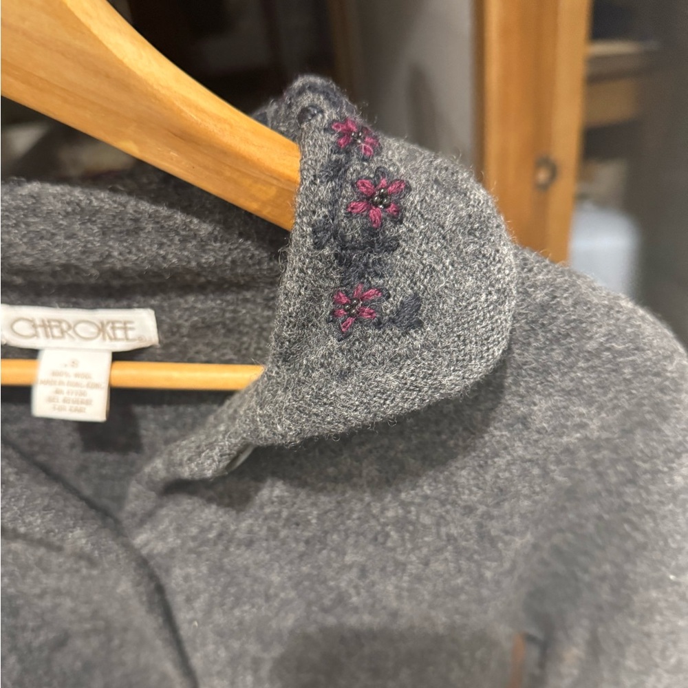 100% wool sweaterer in grey EUC with hand stitchesed floral and beaded collar. - Picture 2 of 5